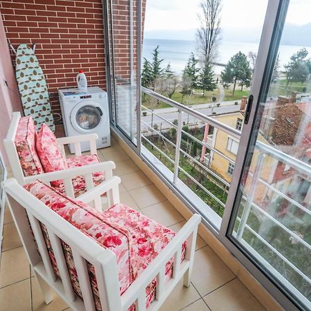 Luxurious Apartment Lake View Pogradec Bagian luar foto